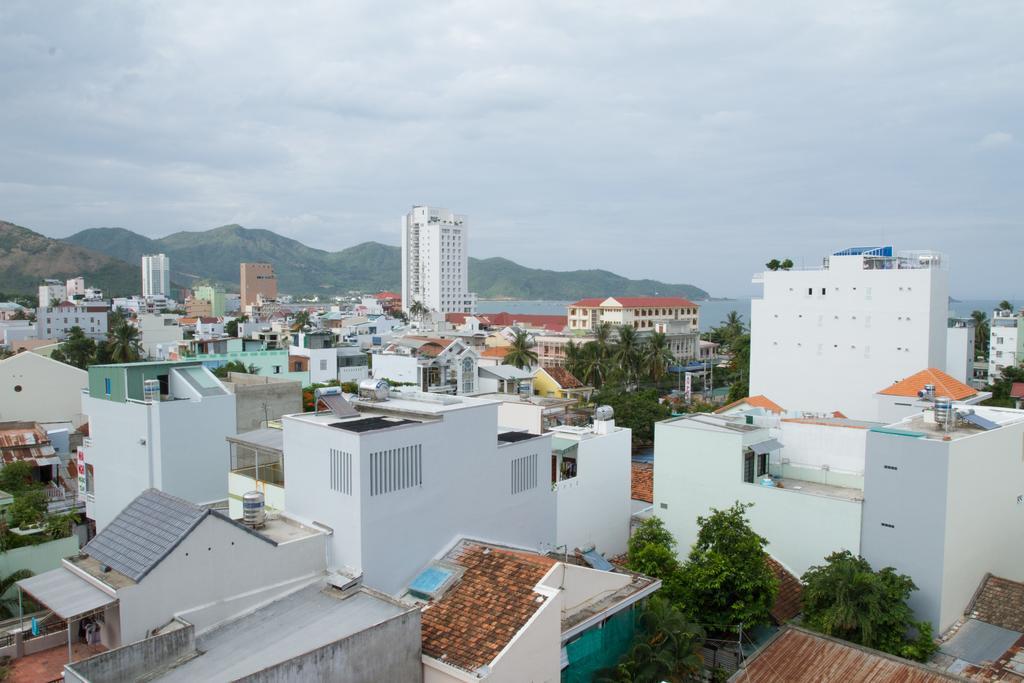Dong Hai Hotel На Транг Екстериор снимка